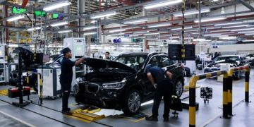 BMW 전기차 생산 확대 및 중국 건전지 업체 독일 공장 설립