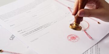 부동산 구매 시 공증인(Notar)의 역할과 구매자가 꼭 알아야 할 것들