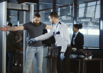 공항 보안 검색대에서 강압적이고 부당한 대우를 받을 때 대처 요령