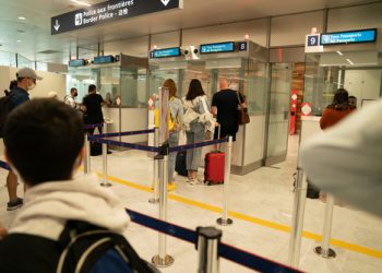 베를린 공항 입국 시 여권 검사 경찰의 인종 차별성 행동에 대해 한인 교민 사과 받아