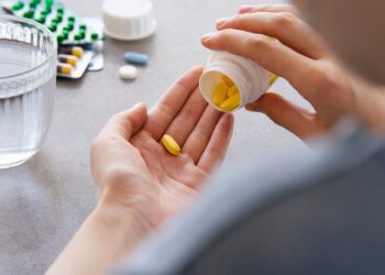 건강보조식품, 믿어도 될까? – 과장 광고와 규제 공백 속 소비자가 알아야 할 점