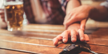 술을 마셨다면 운전대를 멀리하세요 – 독일 음주운전의 법적 처벌과 보험 손실