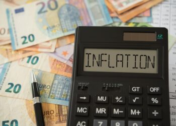 유럽중앙은행(ECB), 기준금리 2.5%로 6번째 연속 인하 – 하지만 오르고 있는 은행 이자율