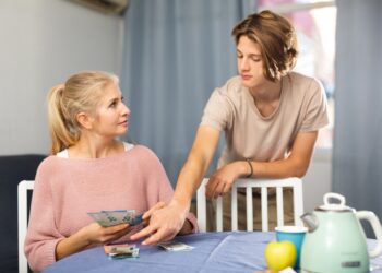 독일에서 성인 자녀에 대한 부양비는 18세부터 어떻게 적용될까요? – 성인 자녀를 위해 지불해야 생활비 예시 및 비용 절감 팁