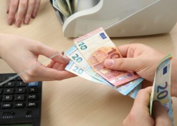 독일 신용대출 승인율 사상 최저, 대출 거절 늘어난 이유는? 승인 확률 높이는 방법
